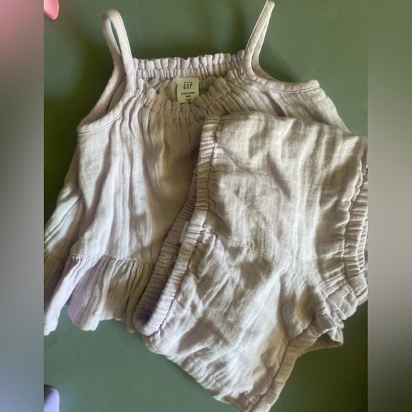 EUC Set of 2 Baby Gap Shorts & Tops Sets 18 - 24 months - Picture 6 of 12